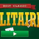 Κίτρινη λέξη SOLITAIRE σε πράσινο φόντο με κάρτες και κουμπί αναπαραγωγής