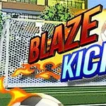 Ποδόσφαιρο με φλεγόμενη μπάλα και λέξεις Blaze Kick μπροστά από δίχτυα τέρματος