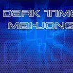 Κυρίαρχο μπλε φόντο με τη φράση DARK TIME MAHJONG σε λευκό, μοντέρνο γραμματοσειρά