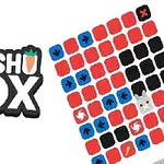 Η εικόνα περιλαμβάνει το λογότυπο DASSH BOX και μια πλέξη από πολύχρωμα τετράγωνα με βέλη και σύμβολα, μαζί με μια εικονική γάτα