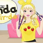 Μια ξανθιά γυναίκα με κίτρινη μπαντάνα κρατά ψαλίδι μπροστά από έναν ροζ καναπέ, φορώντας κίτρινη μπλούζα με φράουλες, με το λογότυπο Panda Hair-do δίπλα της