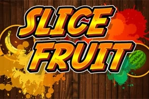 Κίτρινη και πορτοκαλί επιγραφή SLICE FRUIT με πολύχρωμες πιτσιλιές σε ξύλινο φόντο
