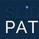 Σκούρο μπλε φόντο με τη λέξη “SLIDE” σε σκούρο μπλε και “PATH” σε λευκό, διακοσμημένο με μικρά πολύγωνα